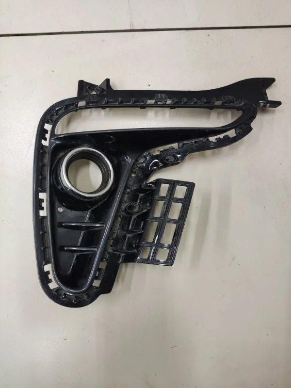 Решетка в бампер правая Kia Rio 4 До 2020