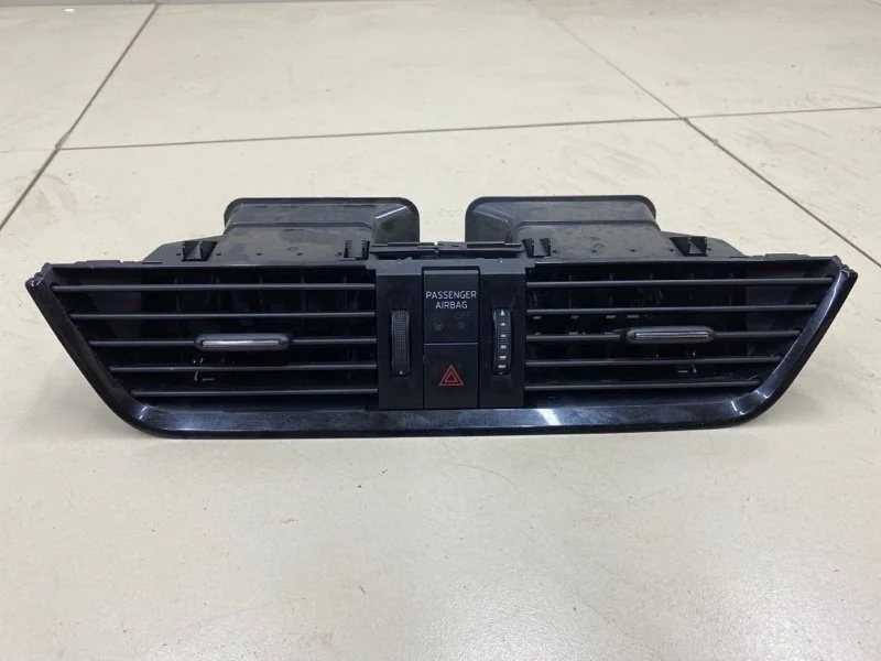 Дефлектор воздушный центральный Skoda Octavia A7