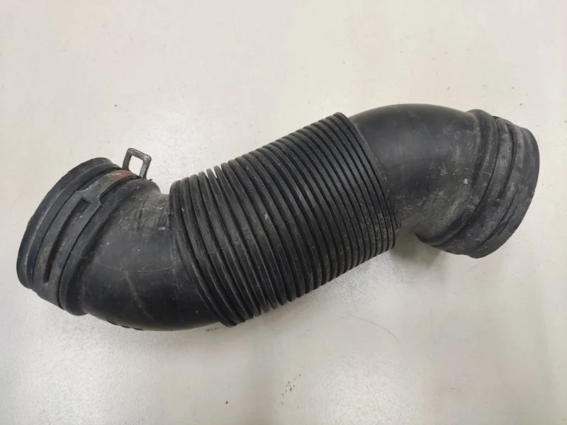 Патрубок воздушного фильтра Skoda Octavia A7 CWVA