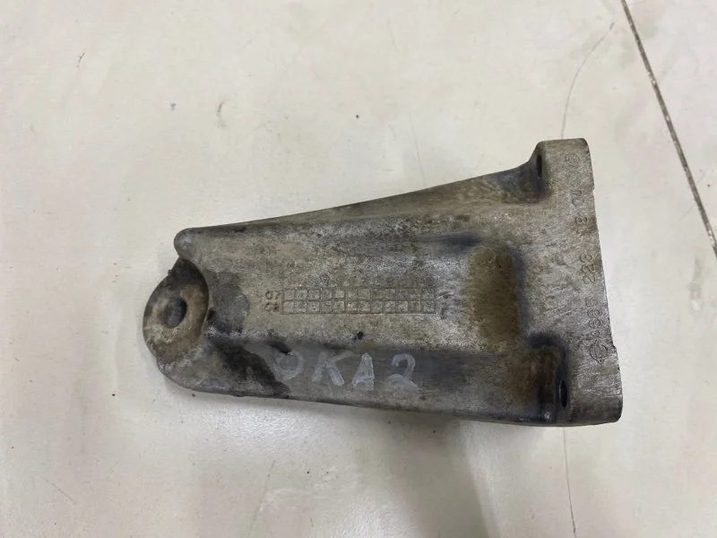 Кронштейн двигателя левый SsangYong Kyron 1