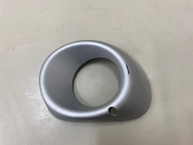 Рамка противотуманной фары левая Mitsubishi