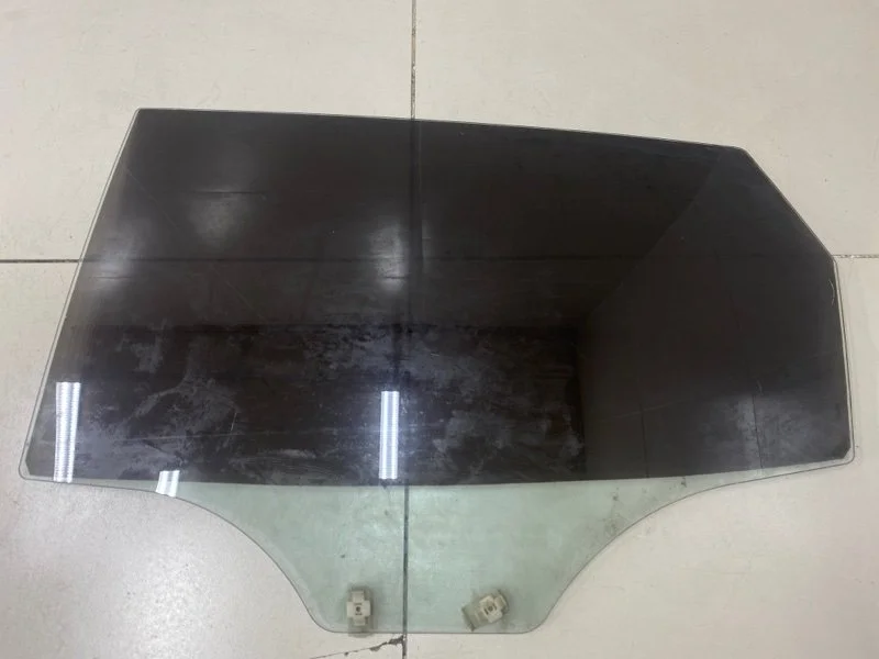 Стекло двери заднее левое Kia Rio 3 QB ХЭТЧБЕК