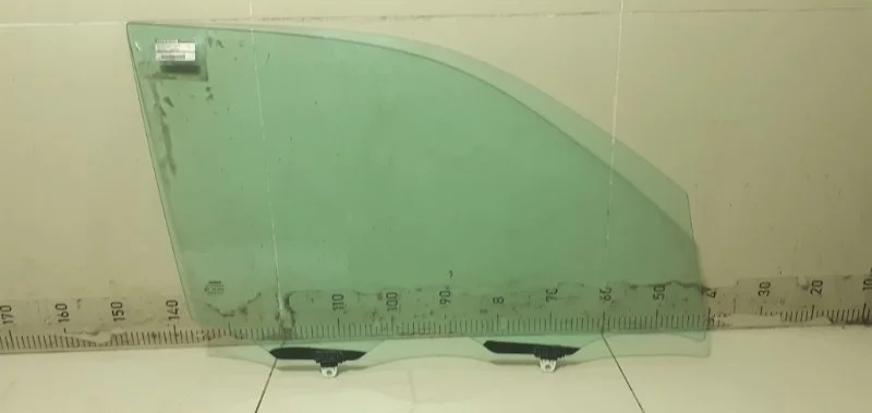 Стекло двери переднее правое Nissan X-trail T31