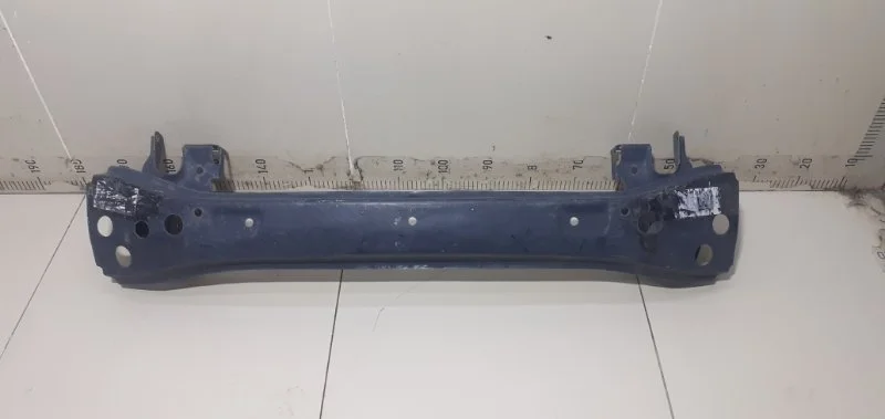 Усилитель бампера передний Volkswagen Transporter