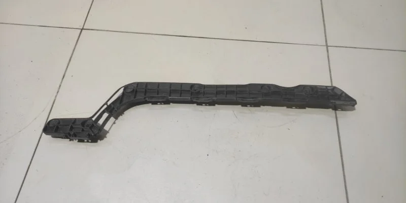 Кронштейн бампера задний левый Toyota Land Cruiser