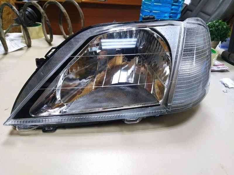 Фара левая Renault Logan 1 До 2010