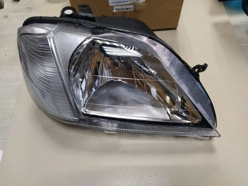 Фара правая Renault Logan 1 До 2010