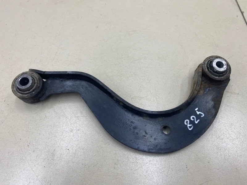 Рычаг подвески верхний задний Volkswagen Passat B6