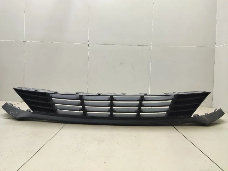 Решетка в бампер центральная Kia Rio 4 FB После