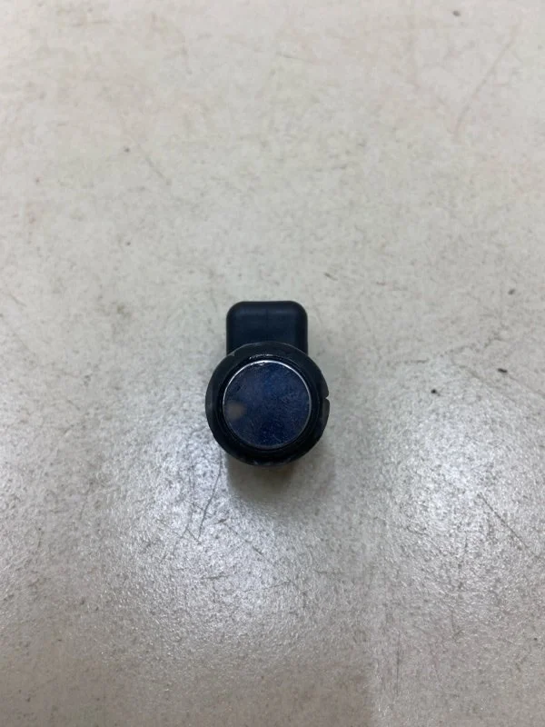 Датчик парковки передний Volkswagen Passat B6 3C2