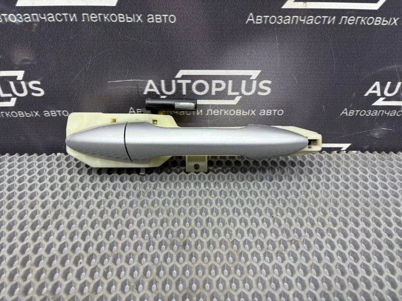Наружная ручка двери Hyundai Solaris 826611R000CA СЕДАН G4FA, задняя правая