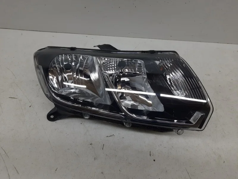 Фара Renault Logan 2014-2018