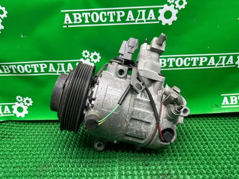 Компрессор кондиционера Toyota Celsior 2000-2003 8832050101 3UZ FE