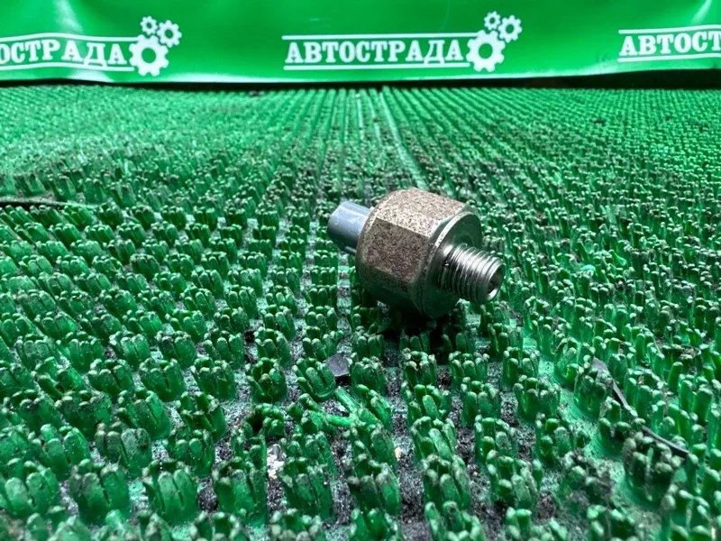 Датчик детонации Toyota 2000-2003 8961530080 3UZ