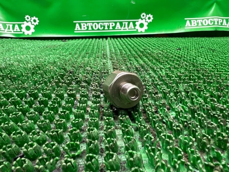 Датчик детонации Toyota 2000-2003 8961530080 3UZ