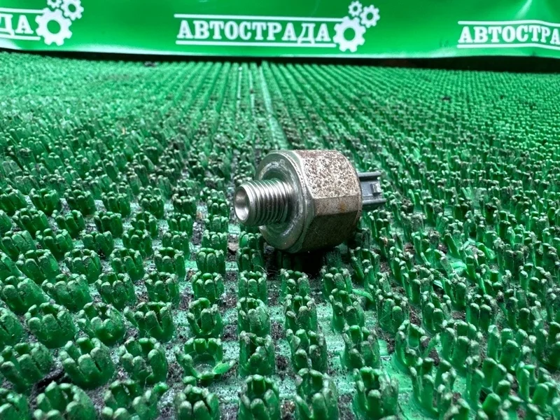 Датчик детонации Toyota 2000-2003 8961530080 3UZ