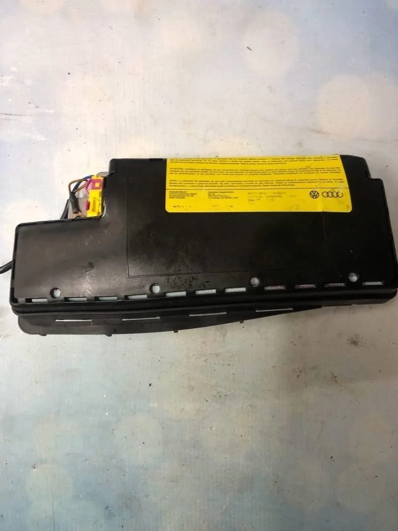 Подушка безопасности боковая сиденье правая VW Passat 2003 B5+