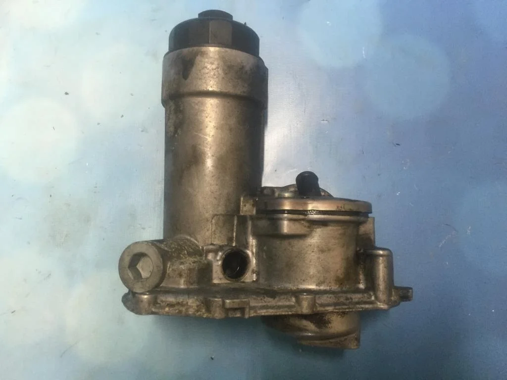 Кронштейн масляного фильтра Audi A6 2004 C5