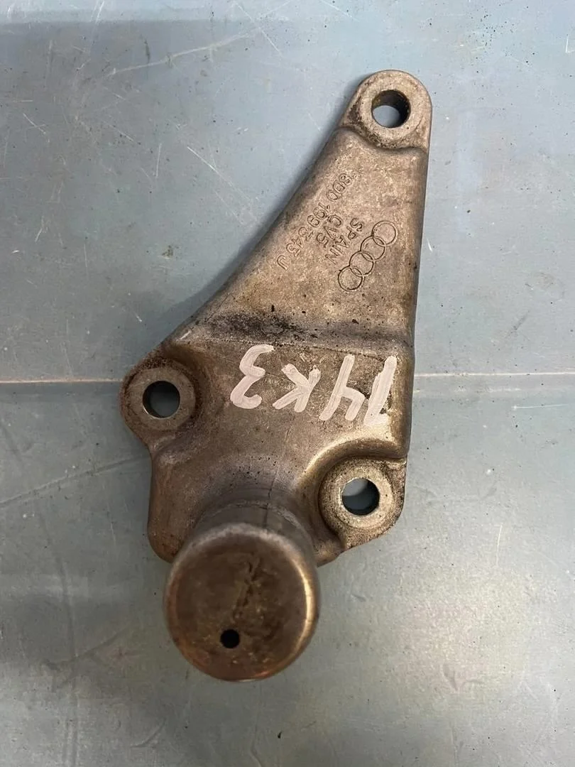 Кронштейн двигателя Audi A6 2004 C5