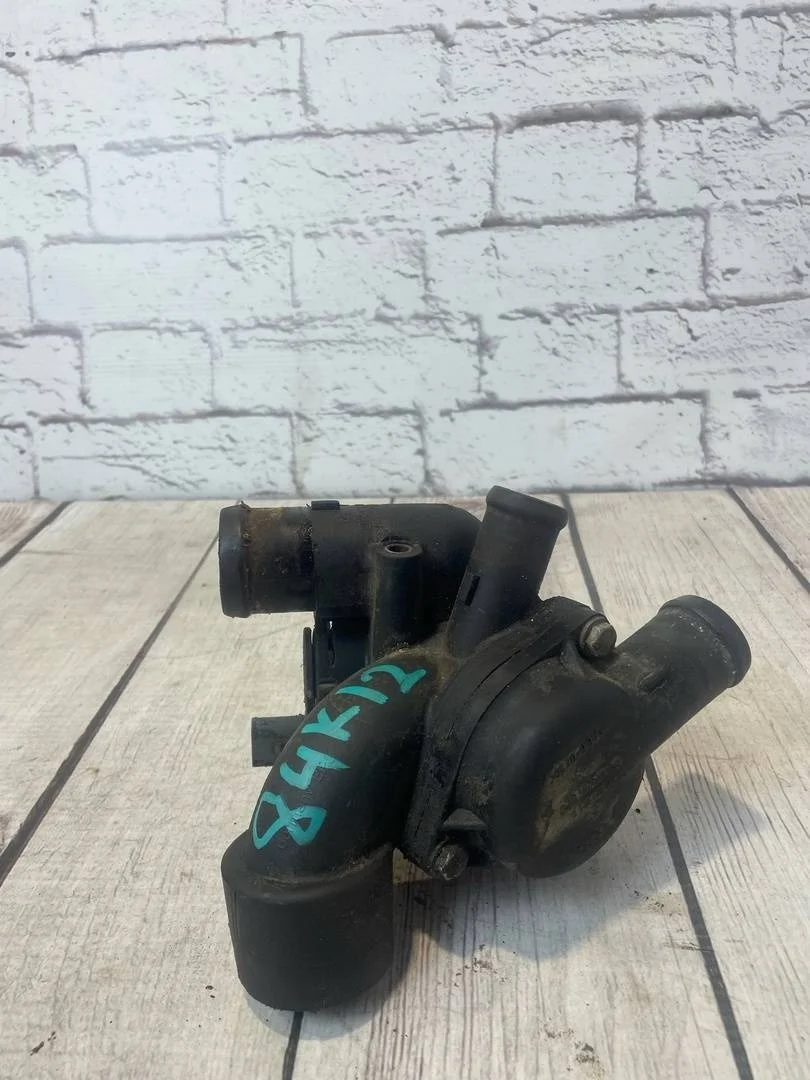 Корпус термостата VW Touareg 1 2005