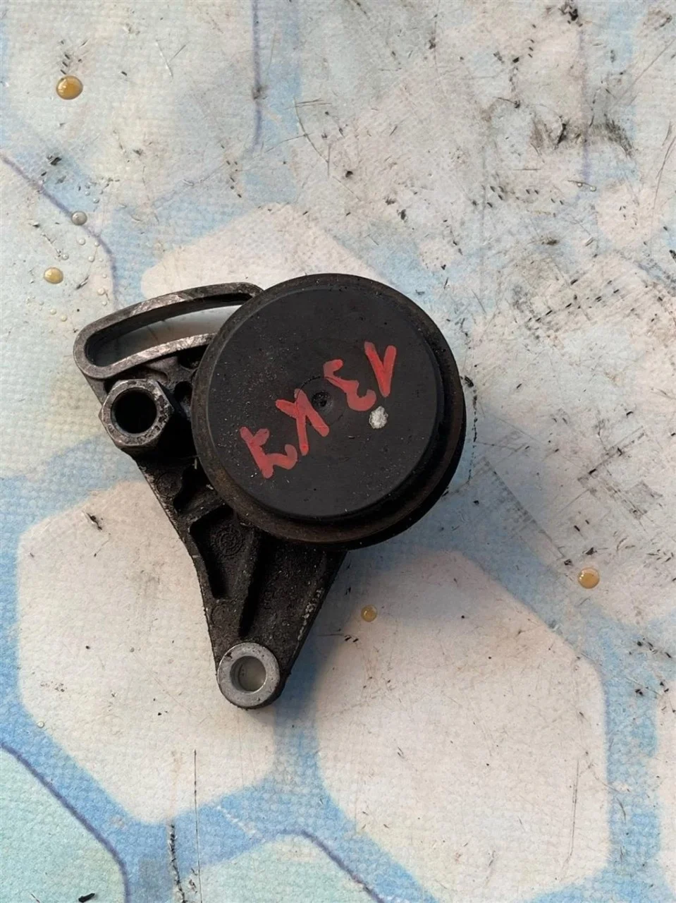 Ролик натяжителя ремня VW Passat 2005 B5+