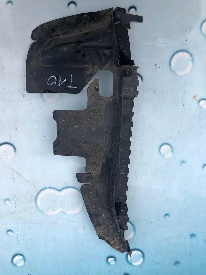 Воздуховод радиатора охлаждения правый Audi A6 2006 C6