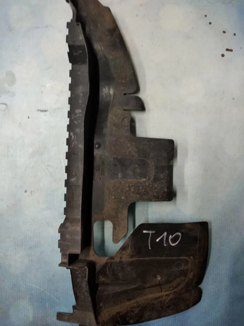 Воздуховод радиатора охлаждения правый Audi A6 2006 C6