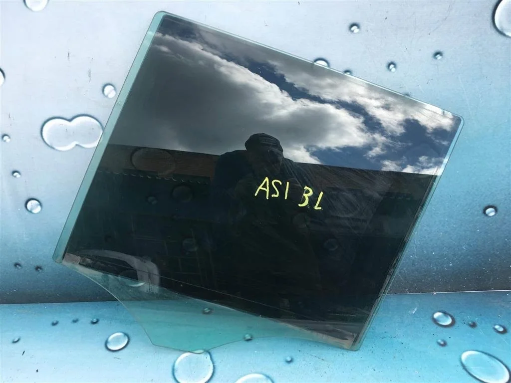 Стекло двери задней левой Mercedes ML 2007 W164