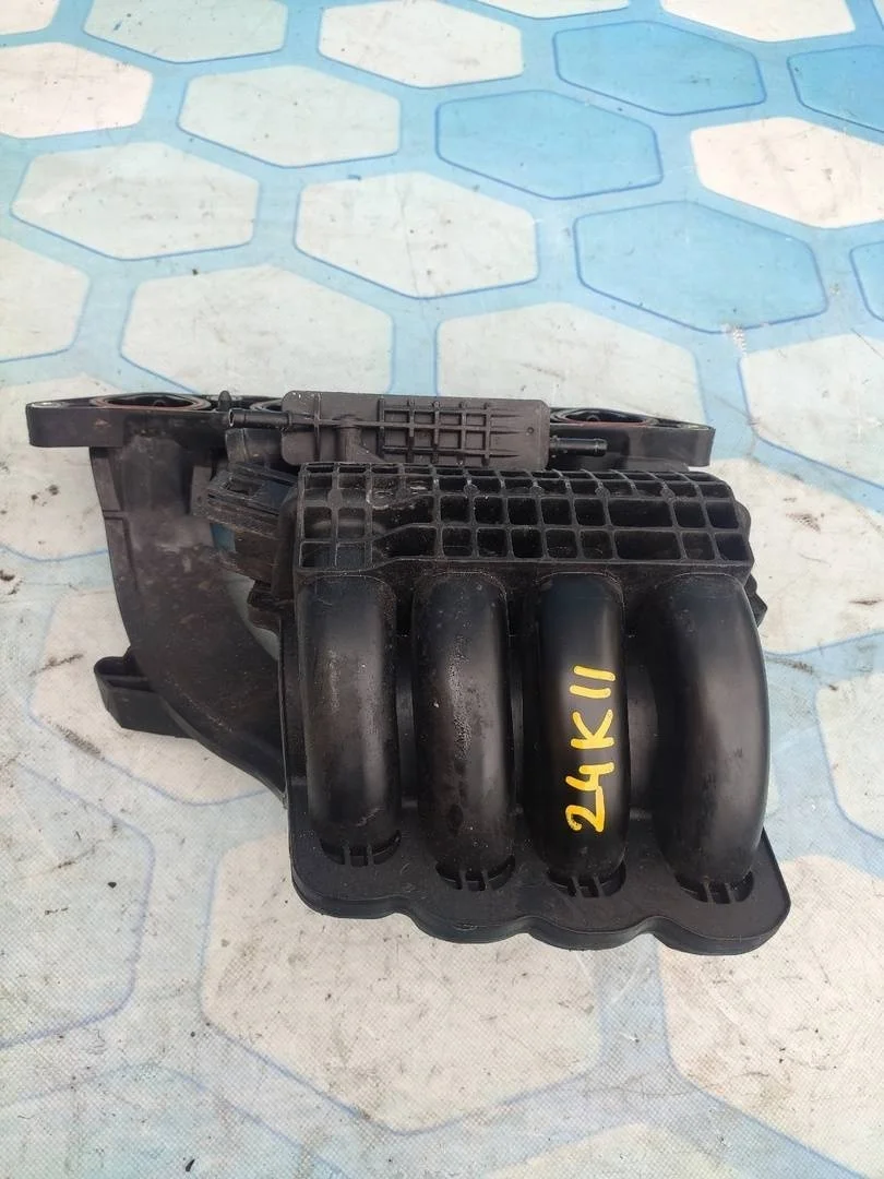 Коллектор впускной VW Golf 2008