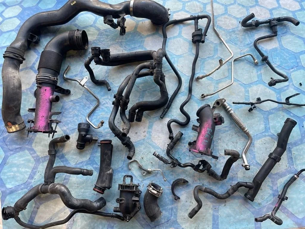 Комплект патрубков VW Golf 2008