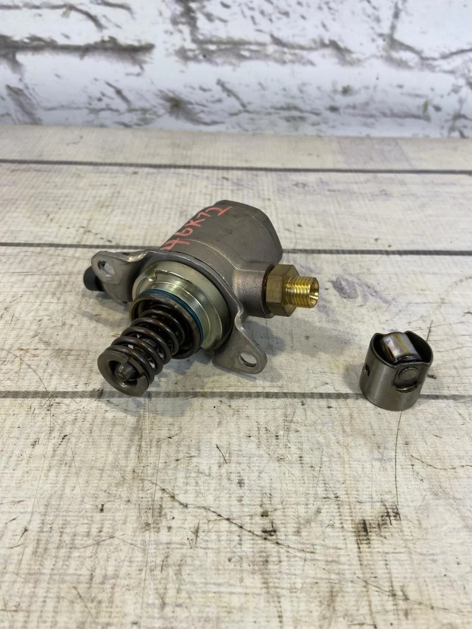 Насос топливный высокого давления тнвд Audi A4 2009 B8 Allroad