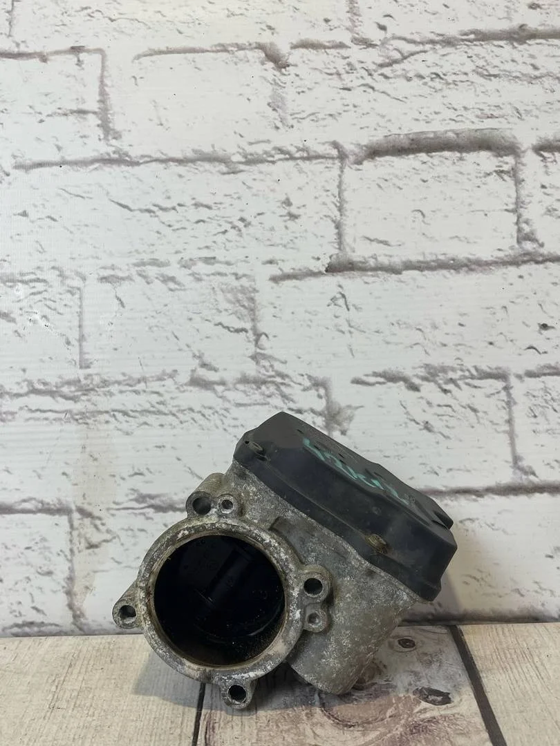 Дроссельная заслонка Skoda Roomster 2009