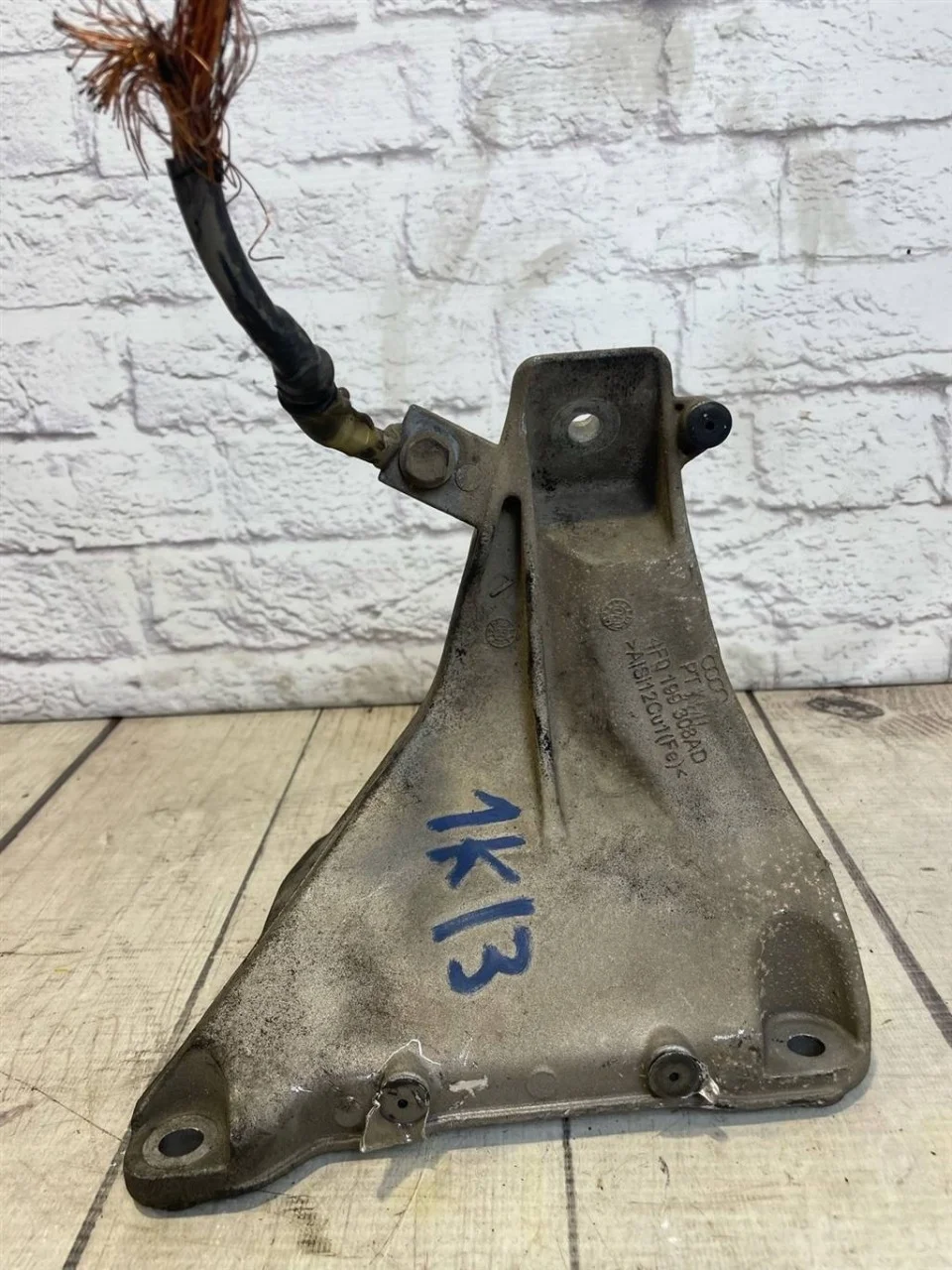 Кронштейн двигателя Audi A6 2009 C6