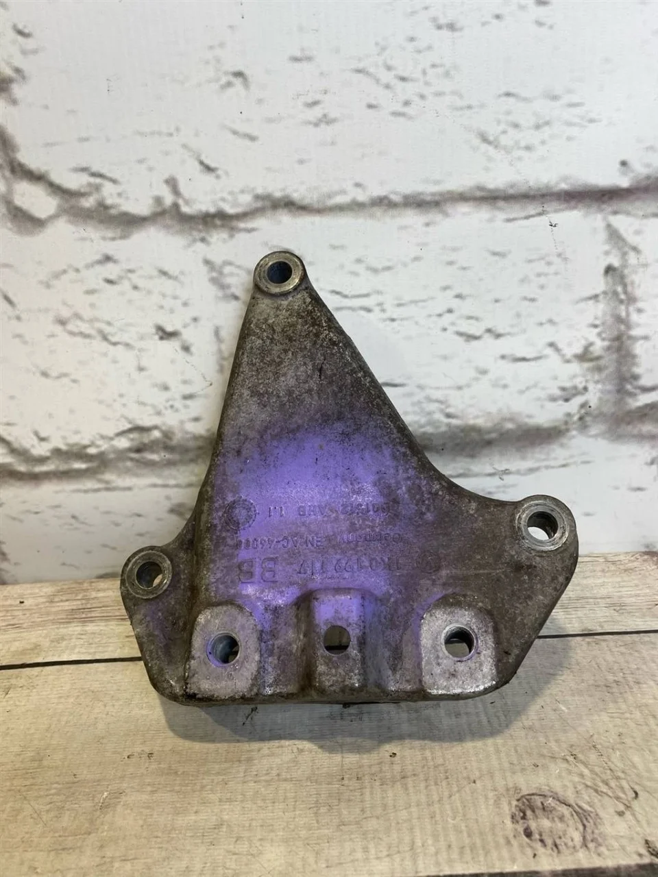 Кронштейн кпп VW Golf 5 Plus 2009