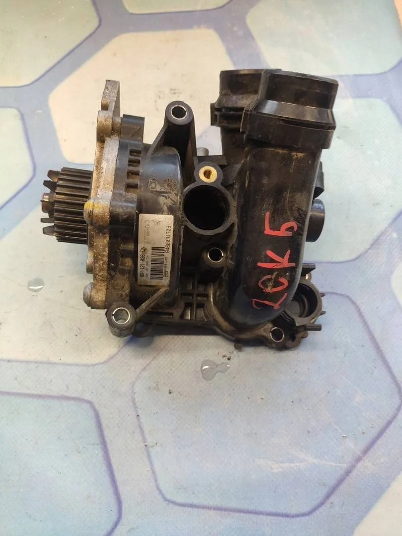 Насос водяной (помпа) Audi A4 2009 B8