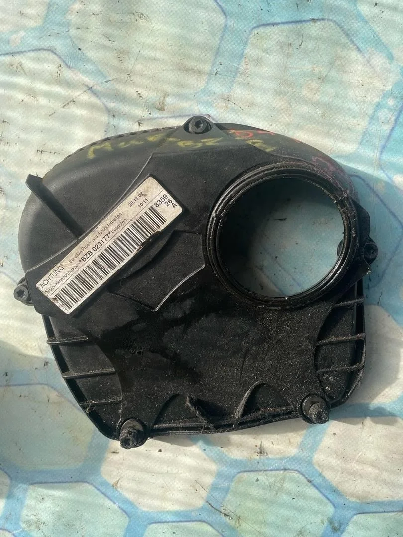 Кожух ремня грм верхний VW Passat 2009 B6