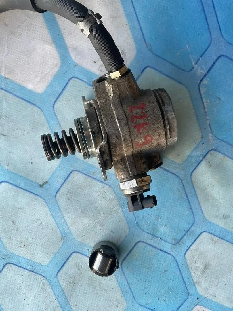 Насос топливный высокого давления тнвд Audi A8 2009 D4