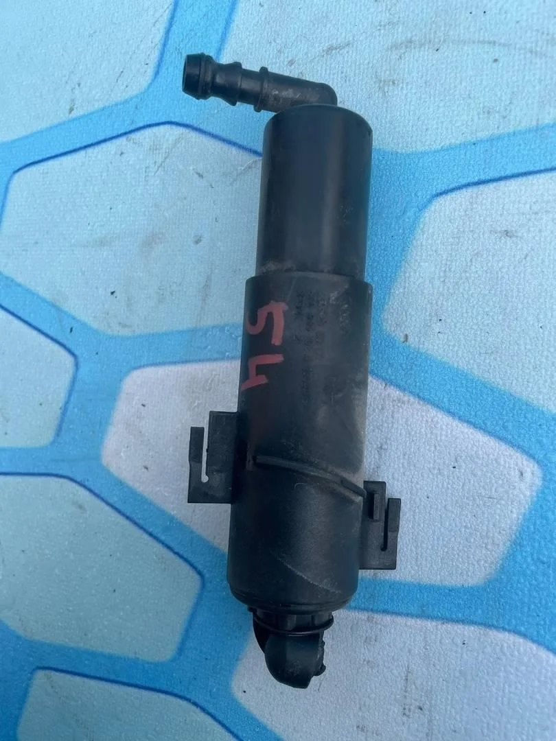 Форсунка фароомывателя правая Audi A5 2009 S5