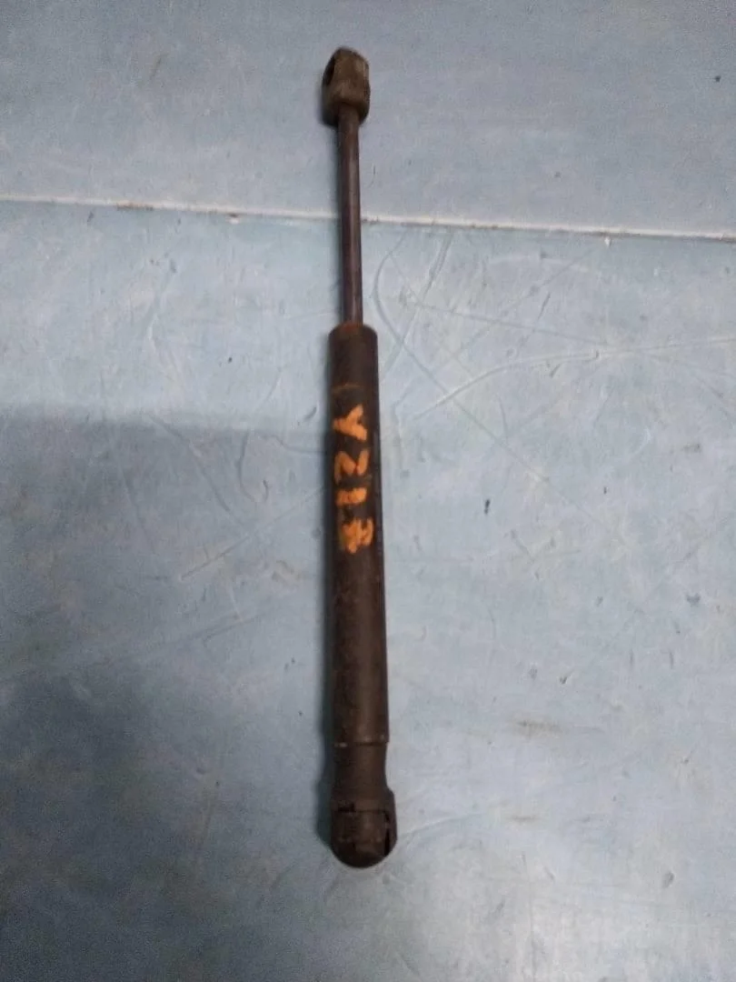 Амортизатор капота Volvo S80 2009