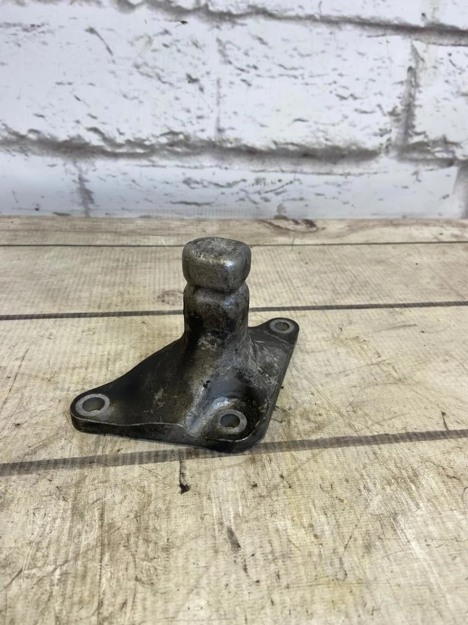 Кронштейн двигателя Audi A6 2010 C6