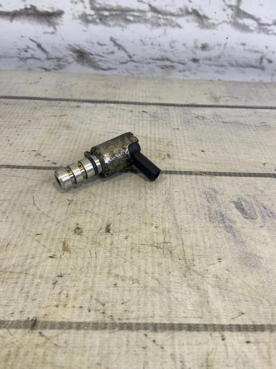 Клапан электромагнитный VW Passat CC 2010