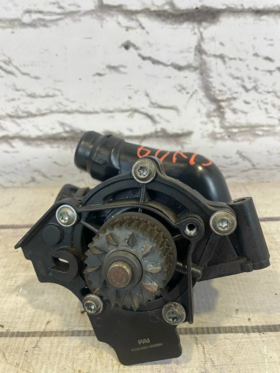 Насос водяной (помпа) VW Passat CC 2010