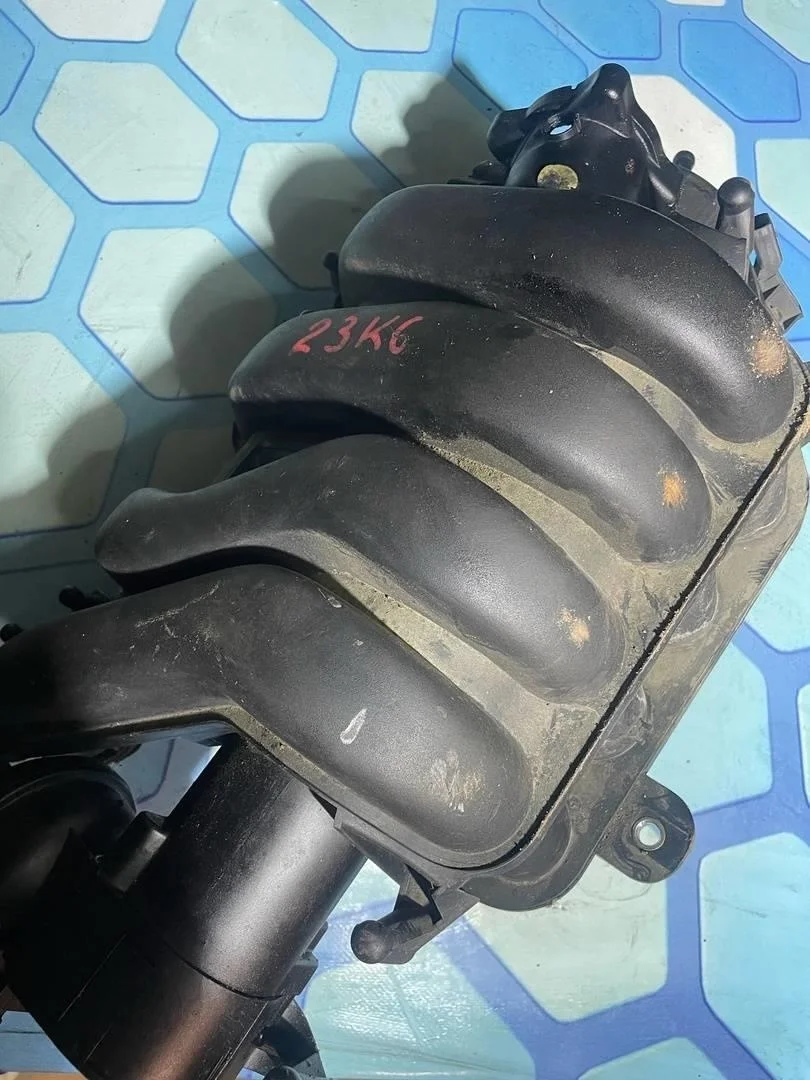 Коллектор впускной Skoda Octavia 2010 A5