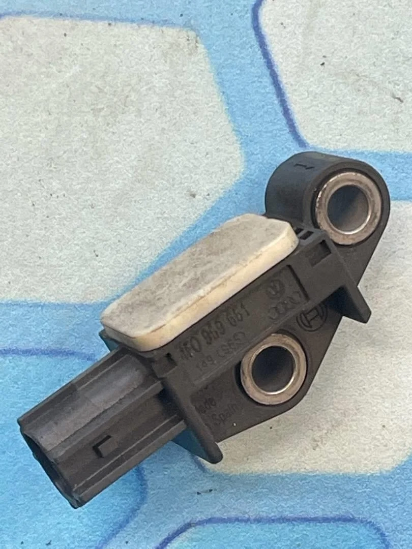 Датчик air bag Audi A6 2010 C6