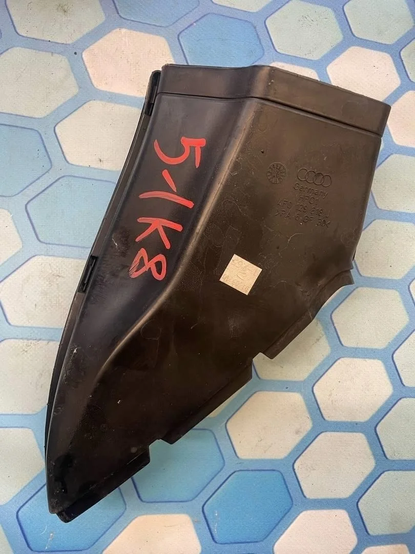 Воздухозаборник корпуса воздушного фильтра Audi A6 2010 C6