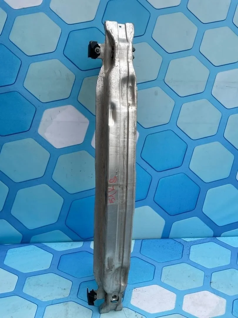 Усилитель бампера переднего Audi A6 2010 C6