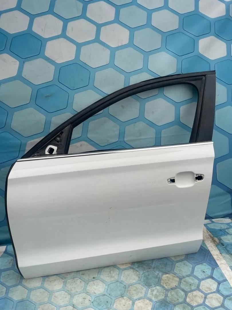 Дверь передняя левая Audi A8 2011 4H