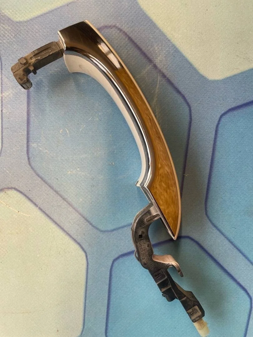 Ручка двери наружная левая Audi A8 2011 4H