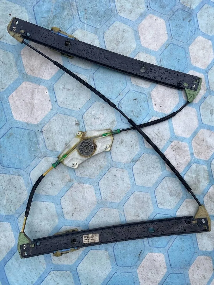 Стеклоподъемник задний правый Audi A8 2011 4H