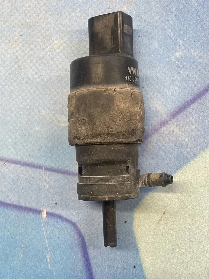 Насос омывателя Audi A8 2011 4H